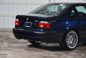 BMW M5 cu 5.399 de kilometri la bord