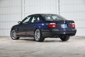 BMW M5 cu 5.399 de kilometri la bord