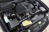 BMW M5 cu 5.399 de kilometri la bord