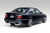 BMW M5 cu 6.352 de kilometri la bord