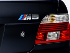 BMW M5 cu 6.352 de kilometri la bord