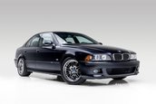 BMW M5 cu 6.352 de kilometri la bord