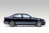 BMW M5 cu 6.352 de kilometri la bord