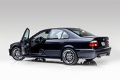 BMW M5 cu 6.352 de kilometri la bord