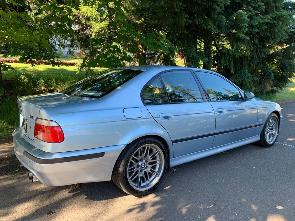 BMW M5 de vanzare cu 9.500 dolari