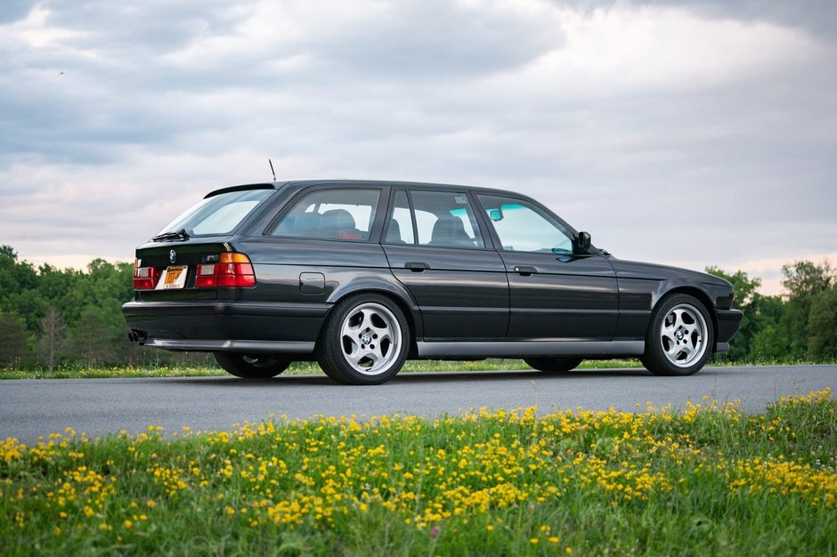 BMW M5 E34 Touring cu numarul de sasiu 001