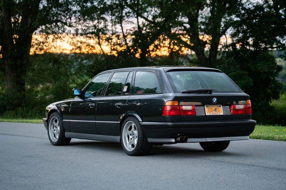 BMW M5 E34 Touring cu numarul de sasiu 001