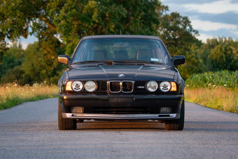 BMW M5 E34 Touring cu numarul de sasiu 001