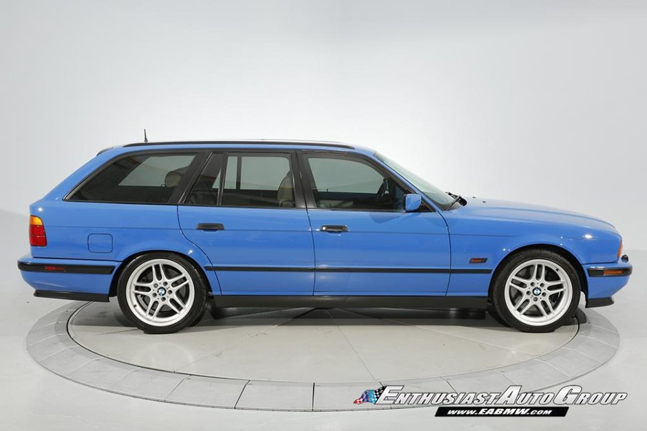 BMW M5 E34 Touring in SUA