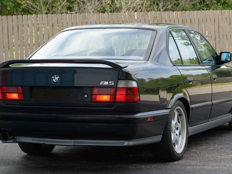 BMW M5 E34