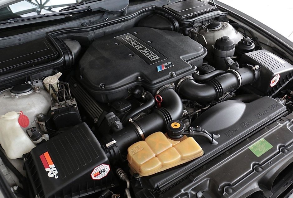 BMW M5 E39 cu 92.000 km la bord