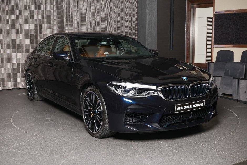 BMW M5 in Azurite Black