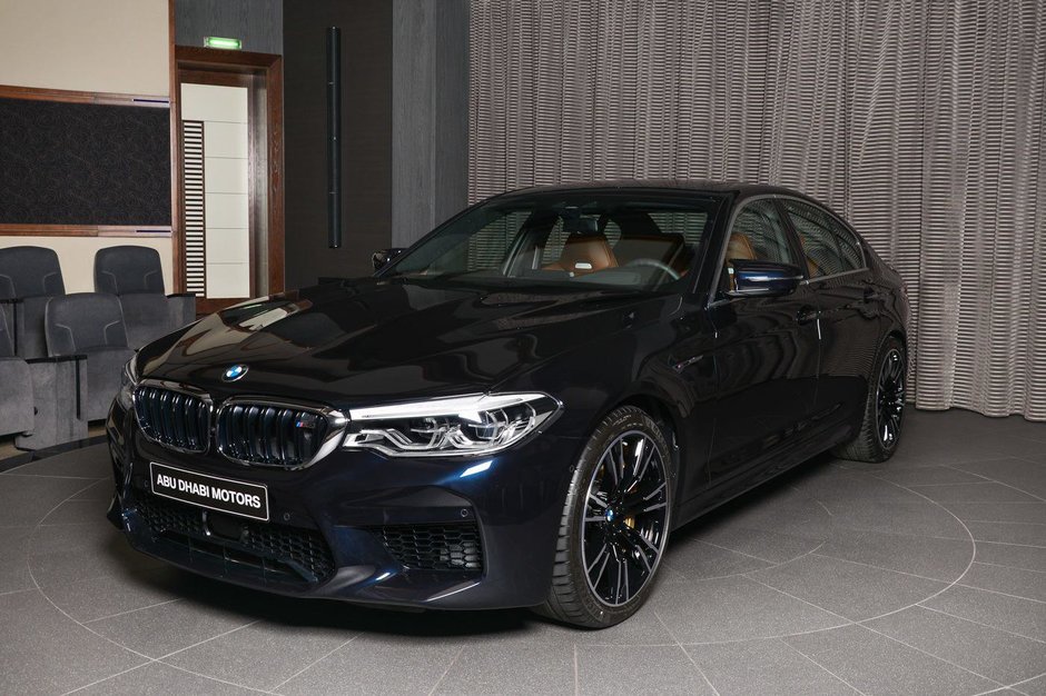 BMW M5 in Azurite Black