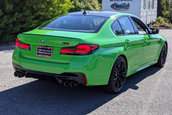 BMW M5 in Verde Mantis