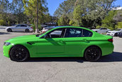 BMW M5 in Verde Mantis