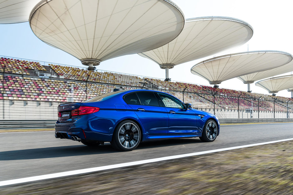 BMW M5 pe circuitul din Shanghai