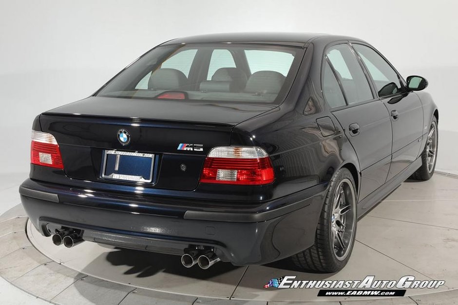 BMW M5 vandut cu 200.000 de dolari