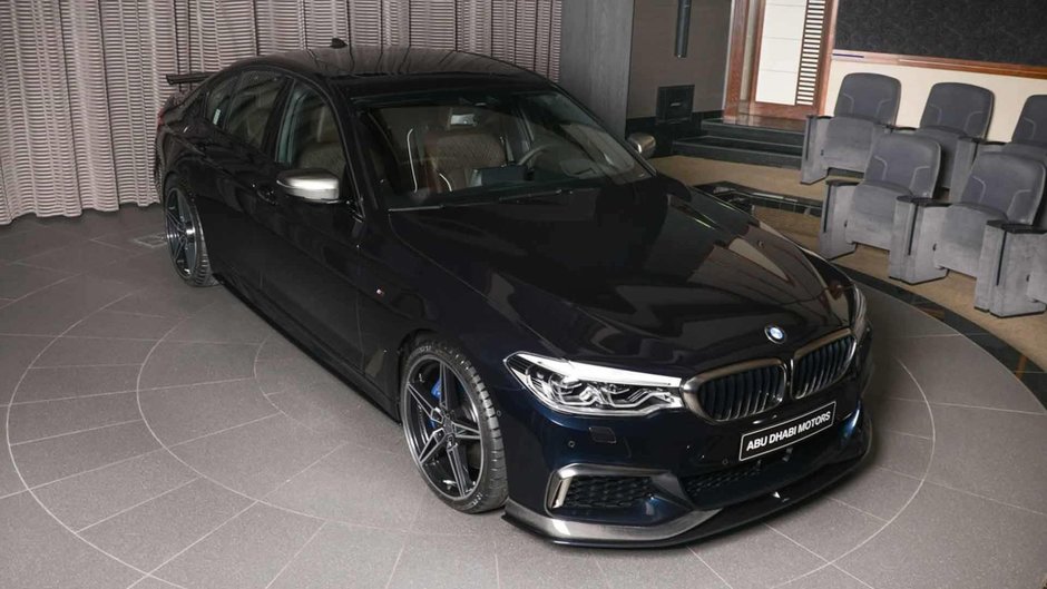 BMW M550i xDrive Abu Dhabi