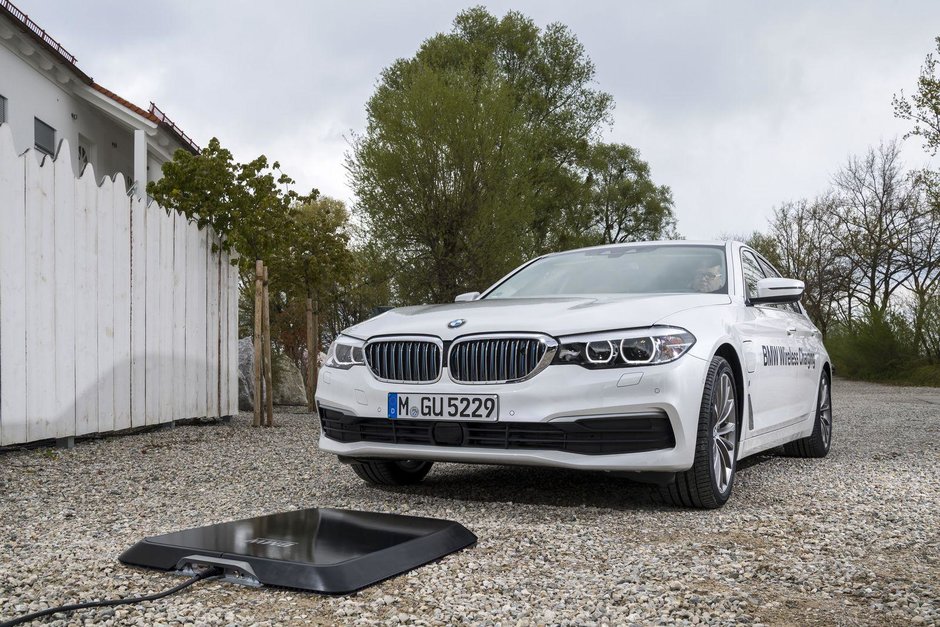 BMW M550i xDrive si 530e iPerformance