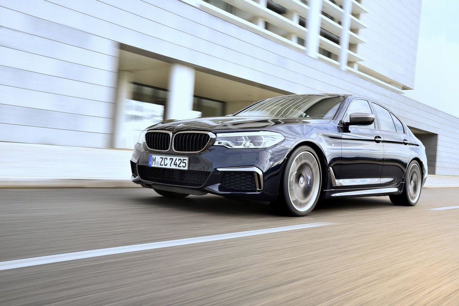 BMW M550i xDrive si 530e iPerformance