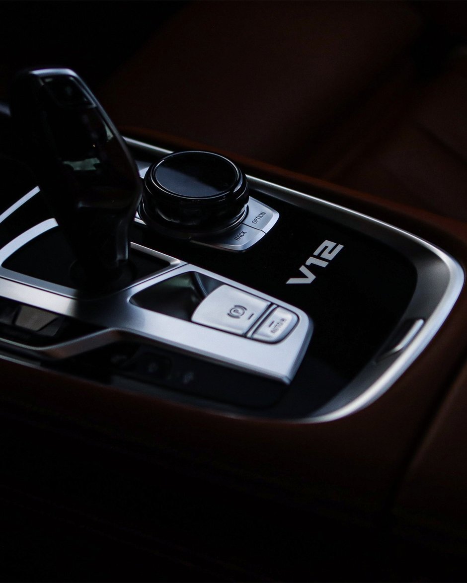 BMW M760Li de la Infinitas