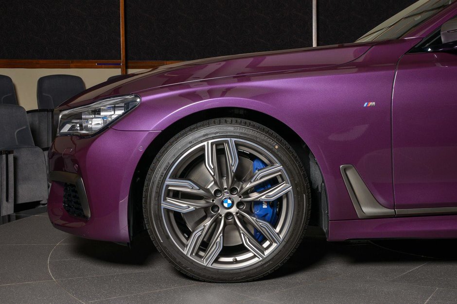 BMW M760Li in Purple Silk