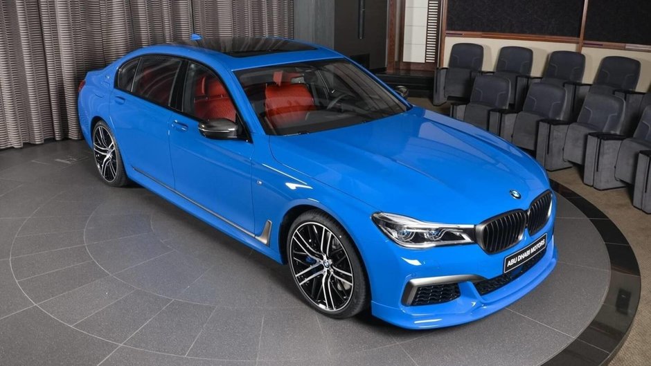 BMW M760Li in Santorini Blue