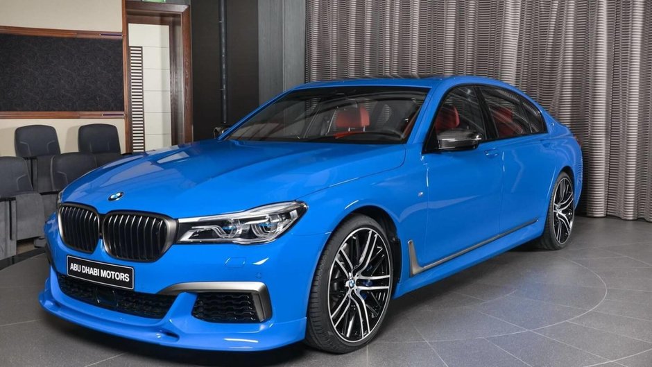 BMW M760Li in Santorini Blue