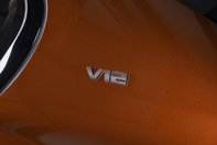 BMW M760Li xDrive in Chestnut Bronze