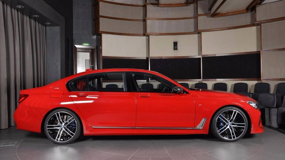 BMW M760Li xDrive in Imola Red