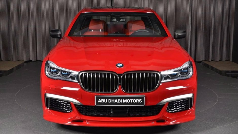 BMW M760Li xDrive in Imola Red