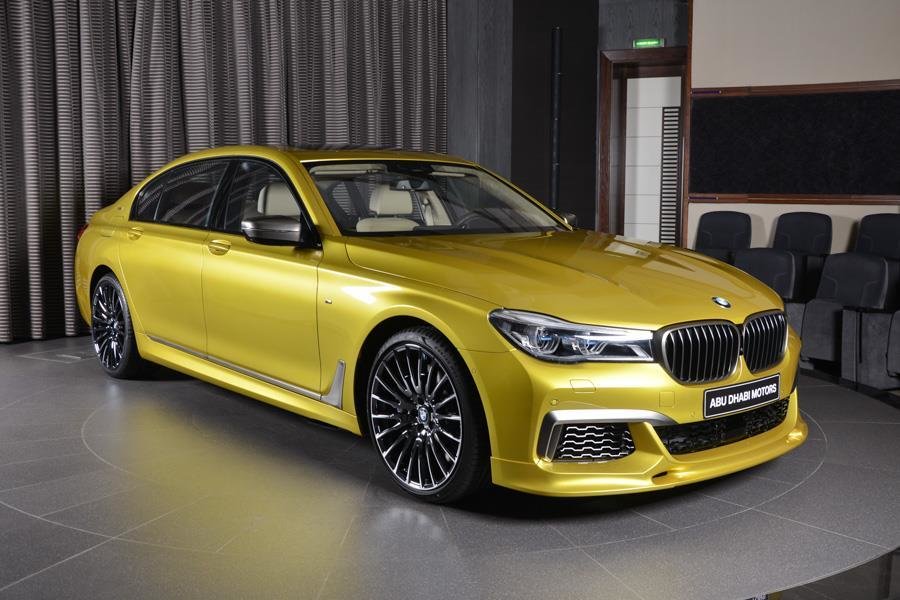 BMW M760Li xDrive in nuanta Austin Yellow