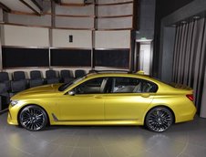 BMW M760Li xDrive in nuanta Austin Yellow