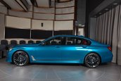 BMW M760Li xDrive in nuanta Long Beach Blue