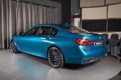 BMW M760Li xDrive in nuanta Long Beach Blue