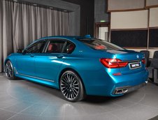 BMW M760Li xDrive in nuanta Long Beach Blue