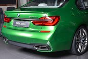 BMW M760Li xDrive in Rallye Green