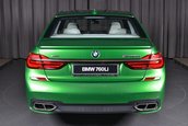 BMW M760Li xDrive in Rallye Green