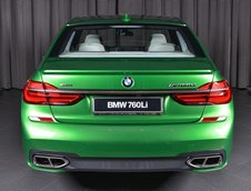 BMW M760Li xDrive in Rallye Green