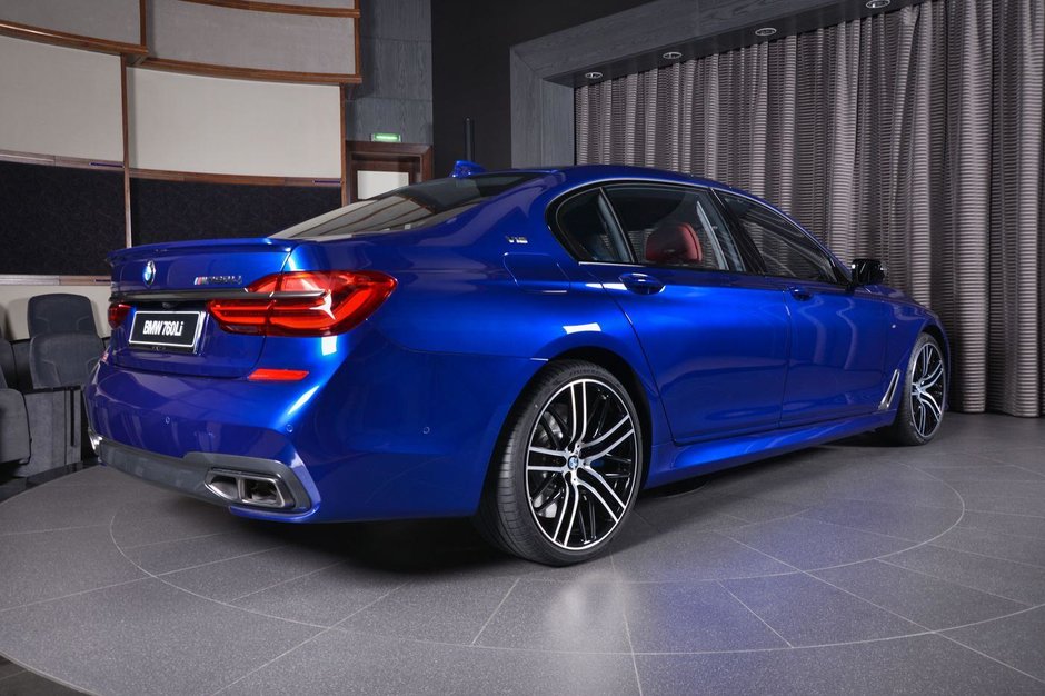 BMW M760Li xDrive in San Marino Blue