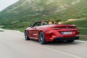 BMW M8 Coupe si Cabrio