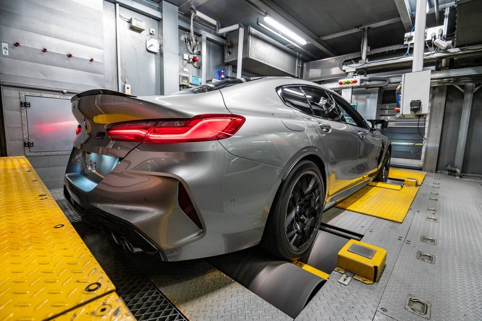 BMW M8 Gran Coupe pe linia de productie