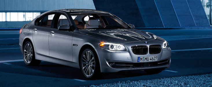 BMW recheama in service 32.000 de masini