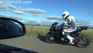 BMW S1000RR vs Bugatti Vitesse. Singura cursa in care puterea NU conteaza.