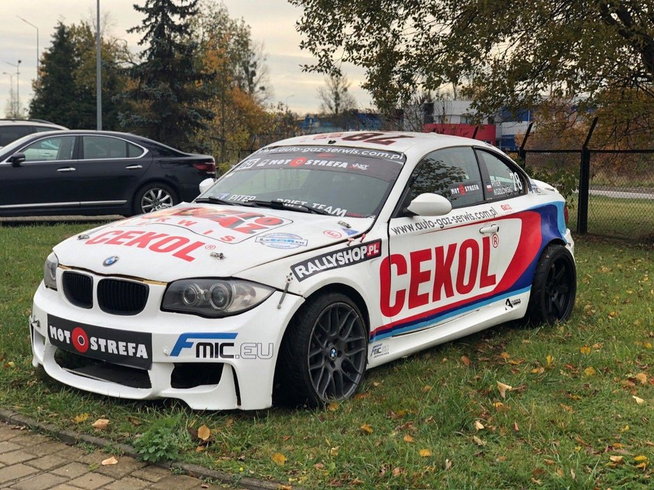 BMW Seria 1 cu motor V8 AMG