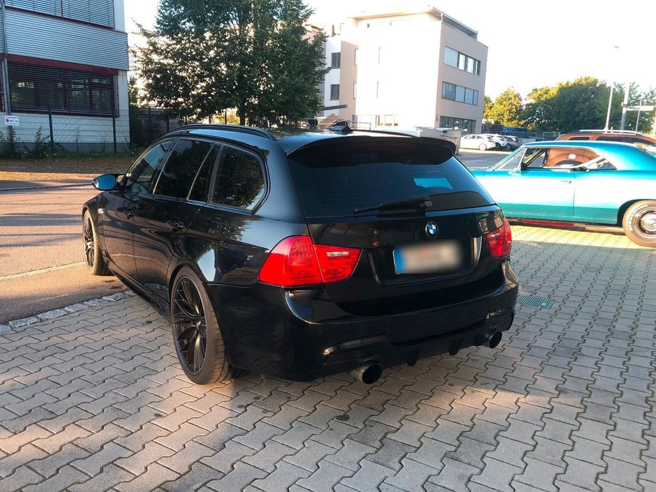 BMW Seria 3 Touring cu motor V10 de BMW M5