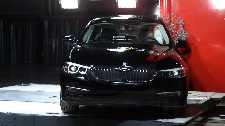 BMW Seria 5 testat de EuroNCAP