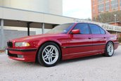 BMW Seria 7 cu motor de M5