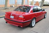 BMW Seria 7 cu motor de M5