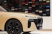 BMW Seria 7 in Desert Sand Uni